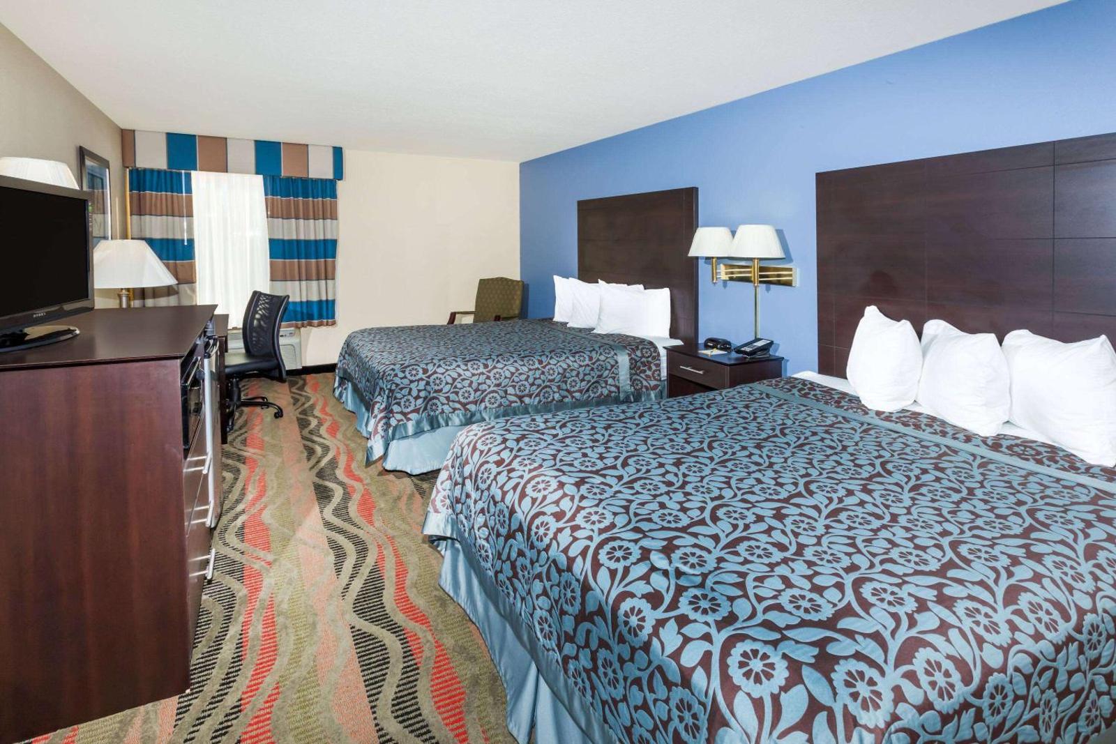 Days Inn by Wyndham Springfield Main image 2